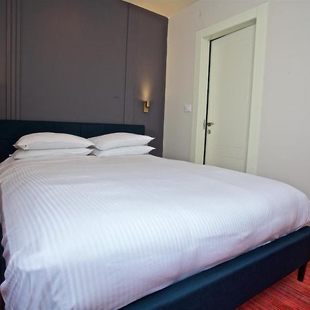 Hotel Moon Tlv - 4Th Floor Tel Aviv Esterno foto