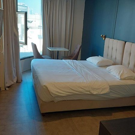 Hotel Moon Tlv - 4Th Floor Tel Aviv Esterno foto