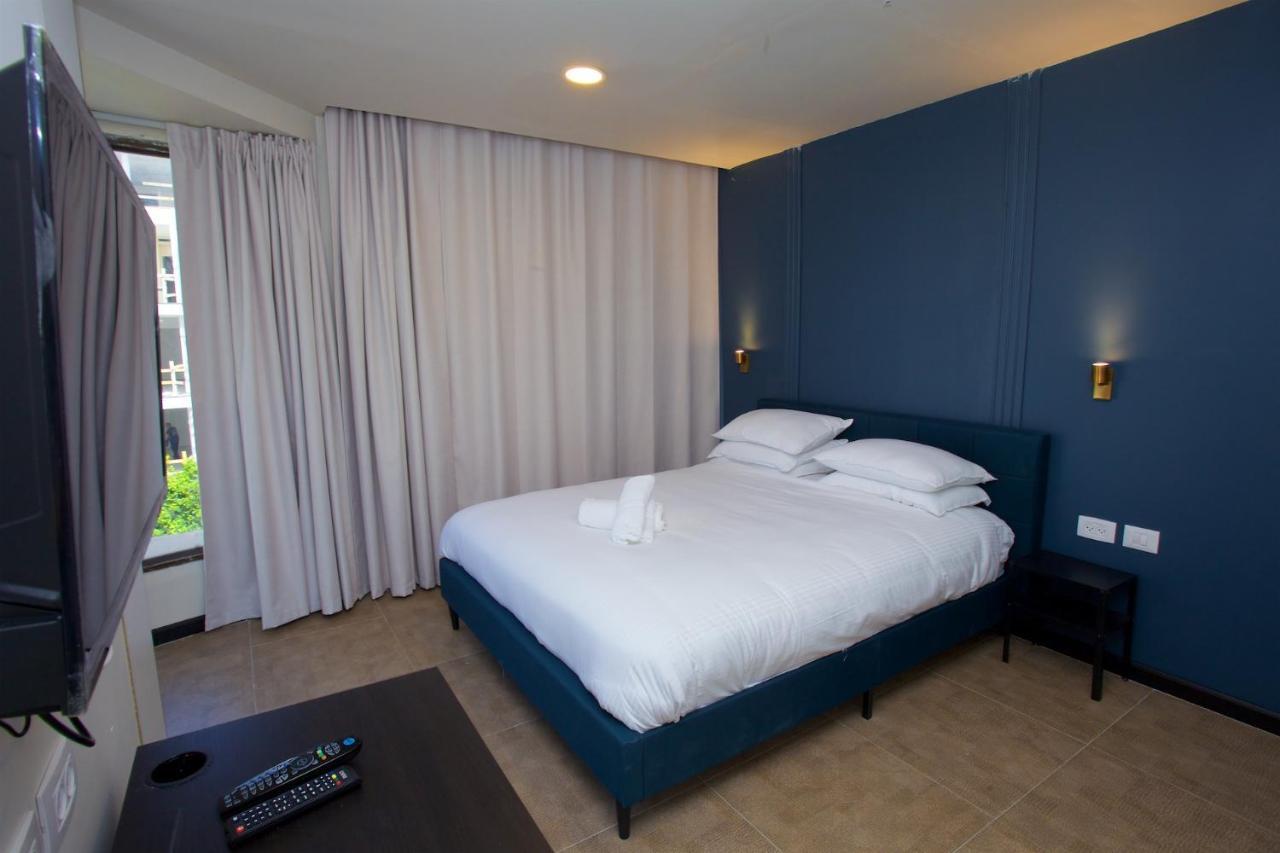 Hotel Moon Tlv - 4Th Floor Tel Aviv Esterno foto